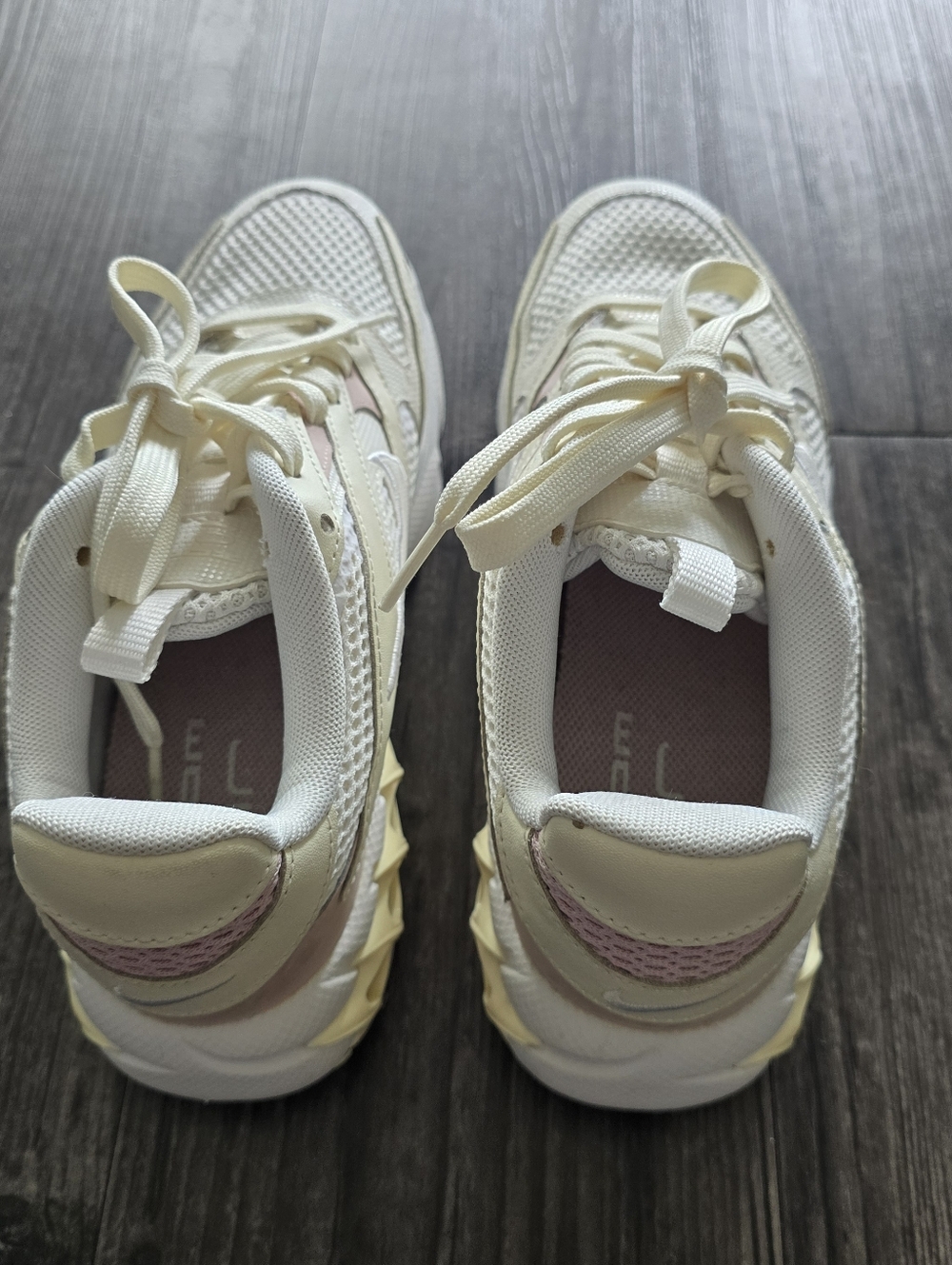 Nike Women's Zoom Air Fire Sneakers Size 7.5 - Picture 5 of 9